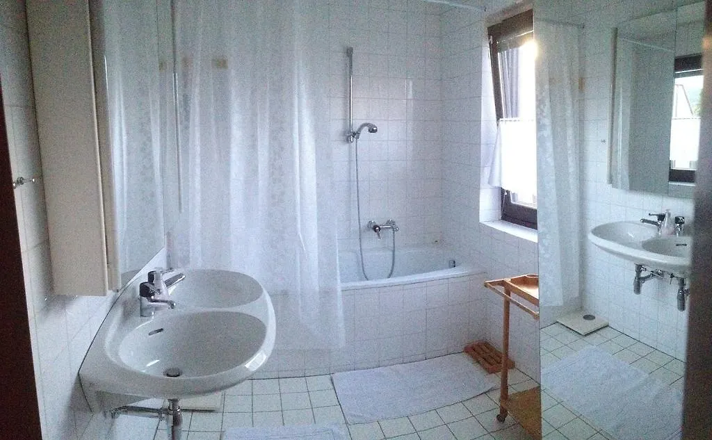 3-Zimmer-Wohnung Auhofstrasse Vienna Apartment